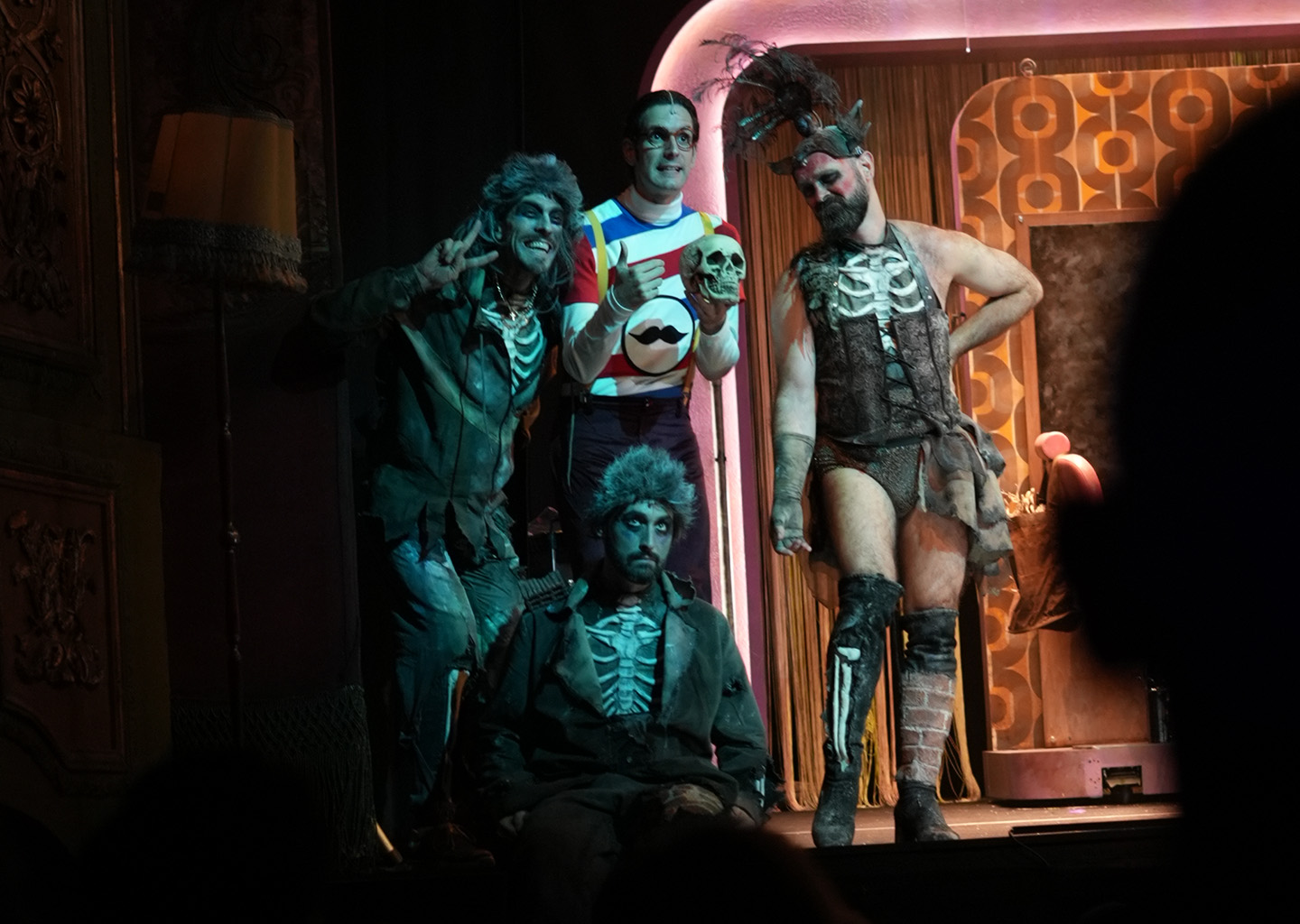 Lavar, Marcar y Enterrar escena 7